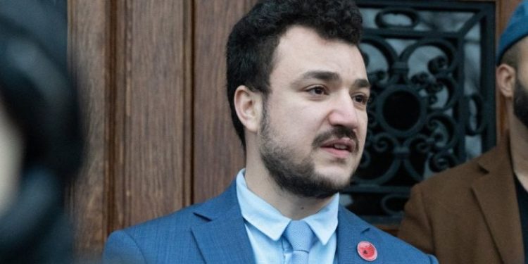 Hakim Federal Perintahkan Pembebasan Mahasiswa Columbia dari Tahanan ICE