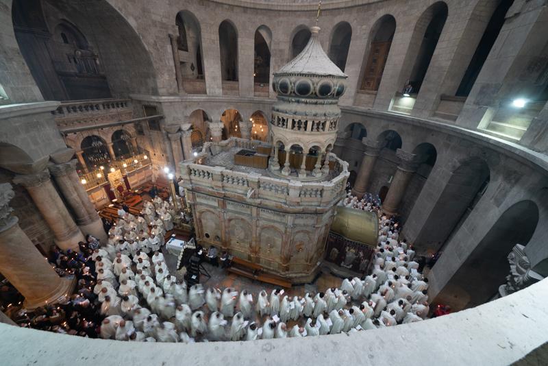 Tak Hanya Masjid Aqsa, Israel juga Tutup Gereja Holy Sepulchre