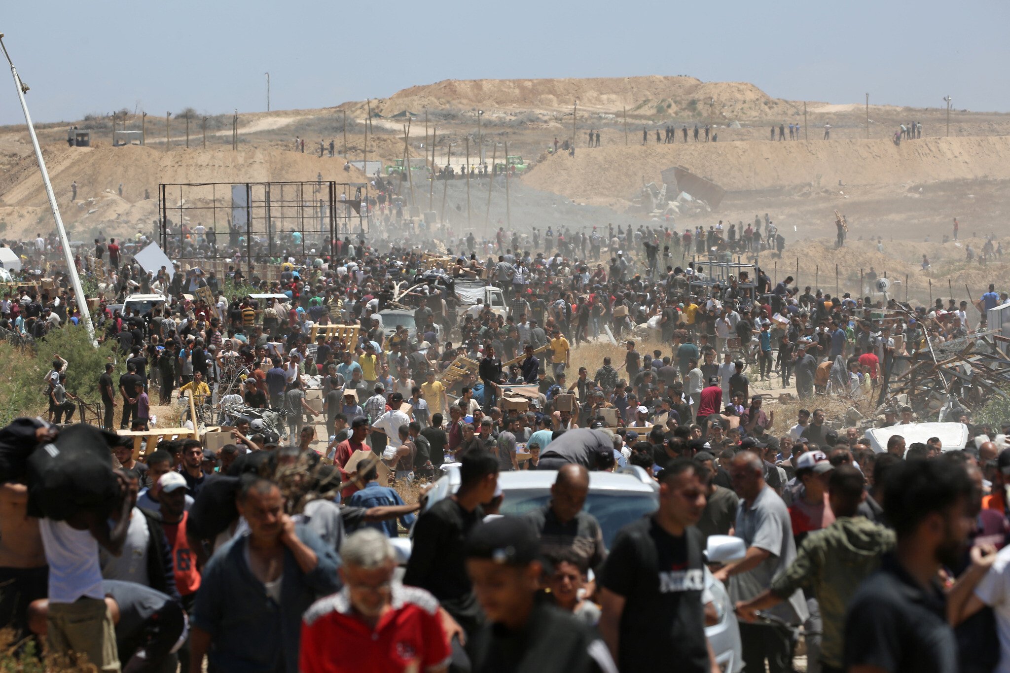 Israel Bunuh Lebih dari 700 warga Palestina di lokasi bantuan Gaza