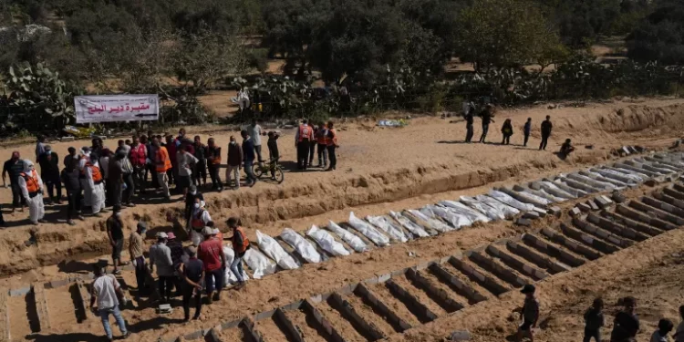 41 Jenazah Palestina Dimakamkan di Gaza