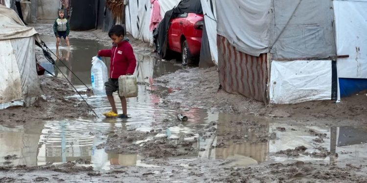 Peringatan Badai Mengancam Dua Juta Pengungsi Gaza