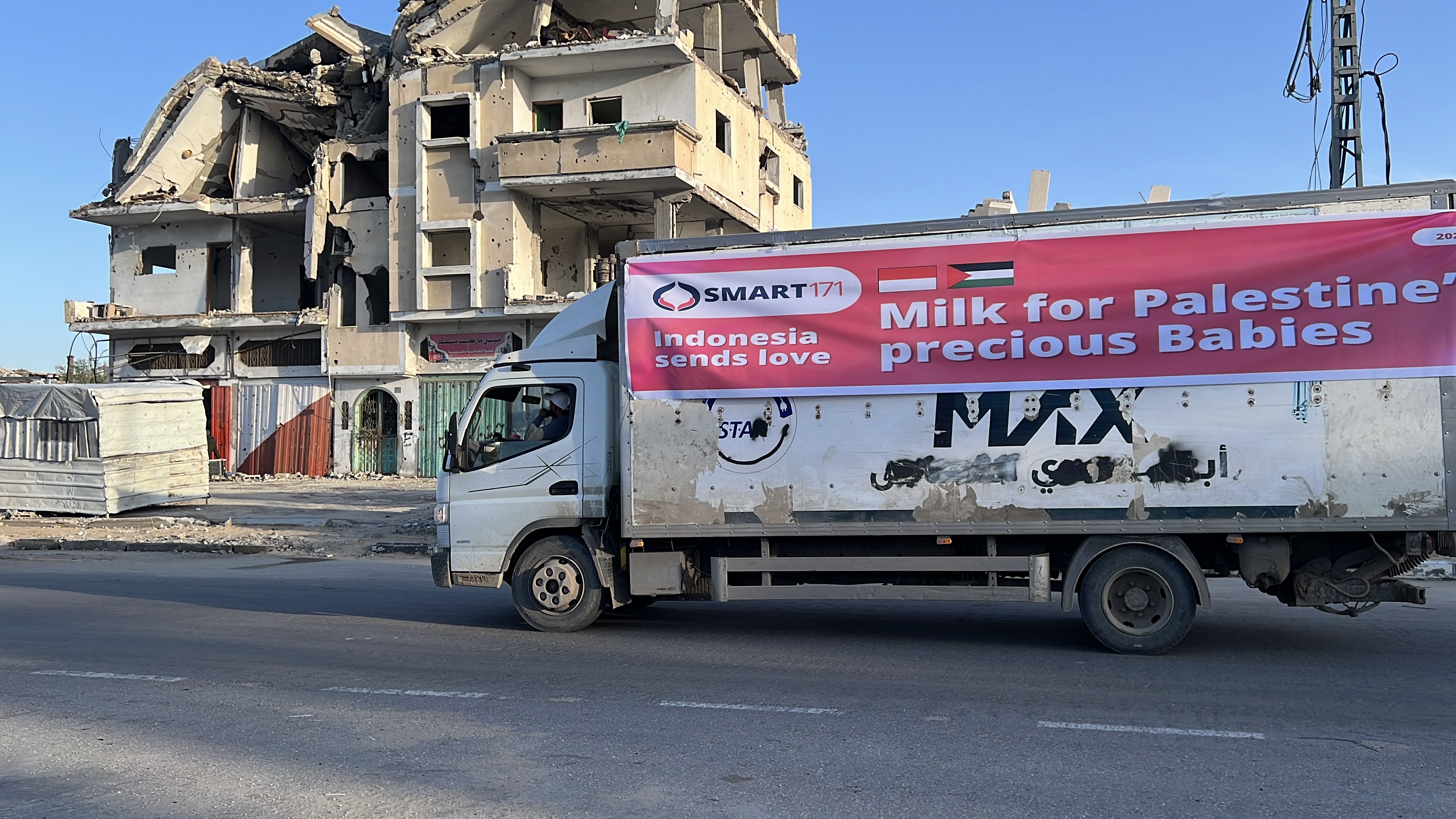 Di Tengah Blokade dan Musim Dingin, 1.200 Bayi Gaza Dapat Bantuan Susu Formula dari Smart 171