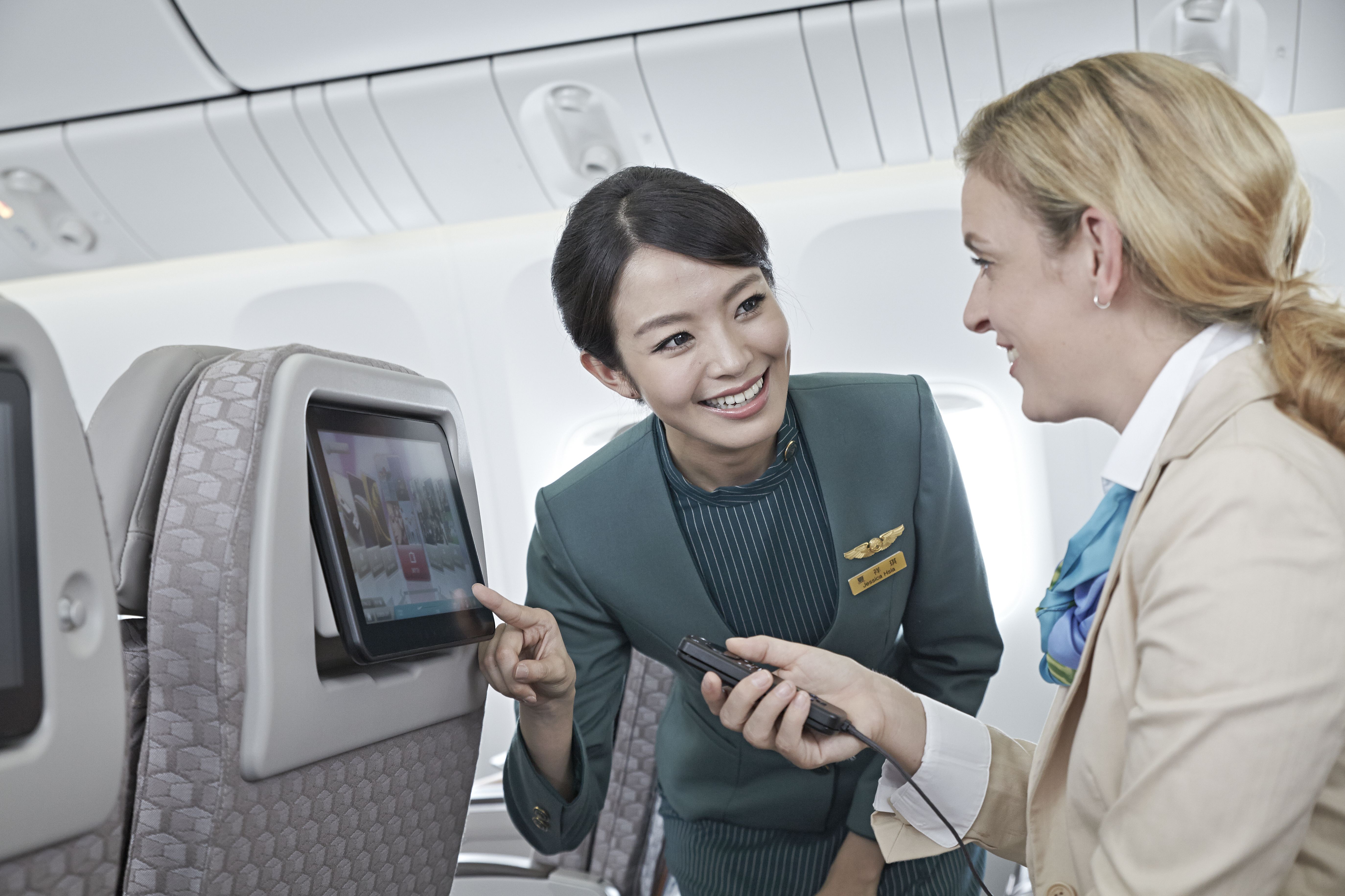 Hỗ trợ sân bay người già và trẻ em