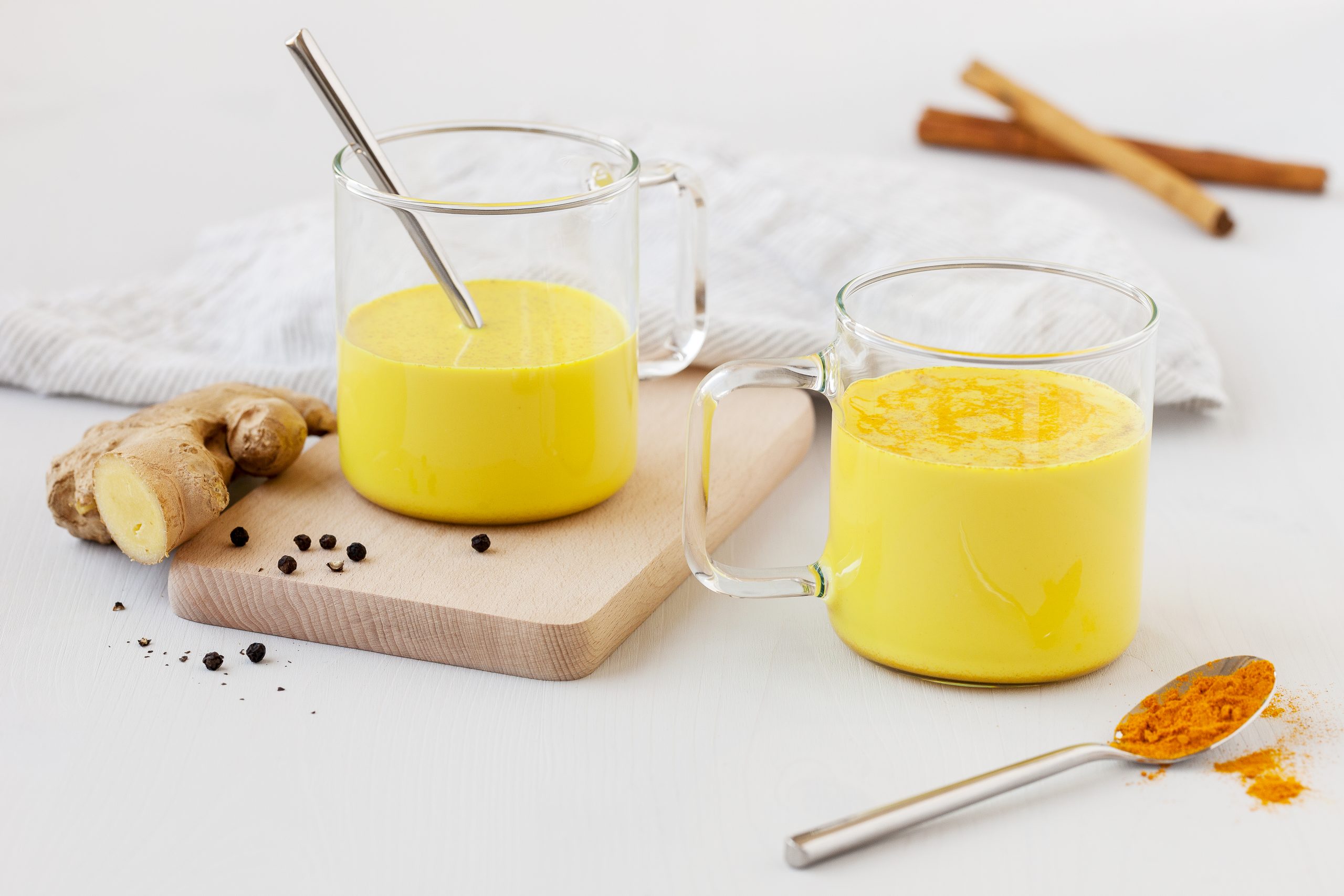 Golden milk lassi curcuma gingembre