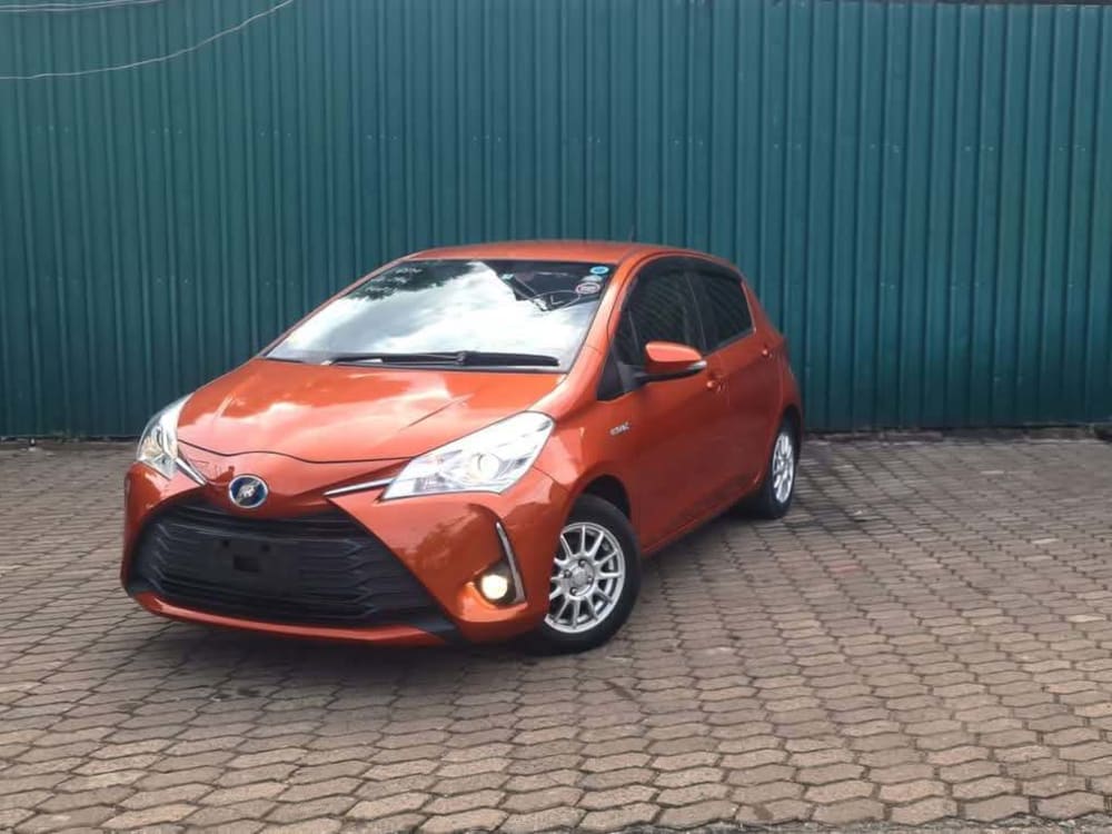 2017 Toyota Vitz - View 2