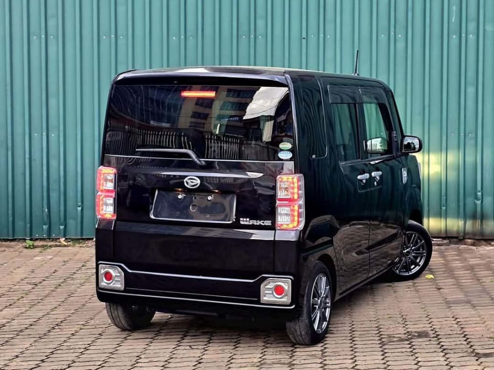 2017 Daihatsu Wake - View 4