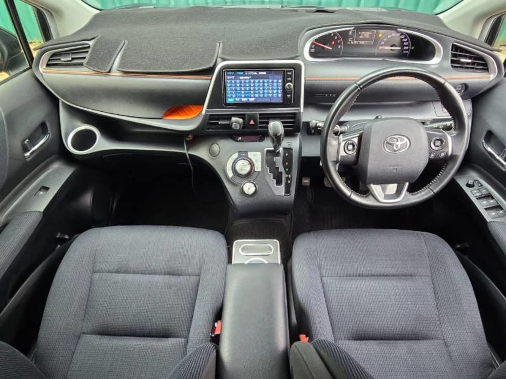 2018 Toyota Sienta - View 5