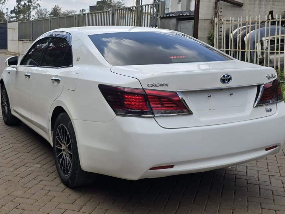 2015 Toyota Crown - View 4