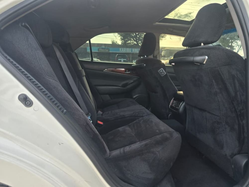 2015 Toyota Crown - View 5