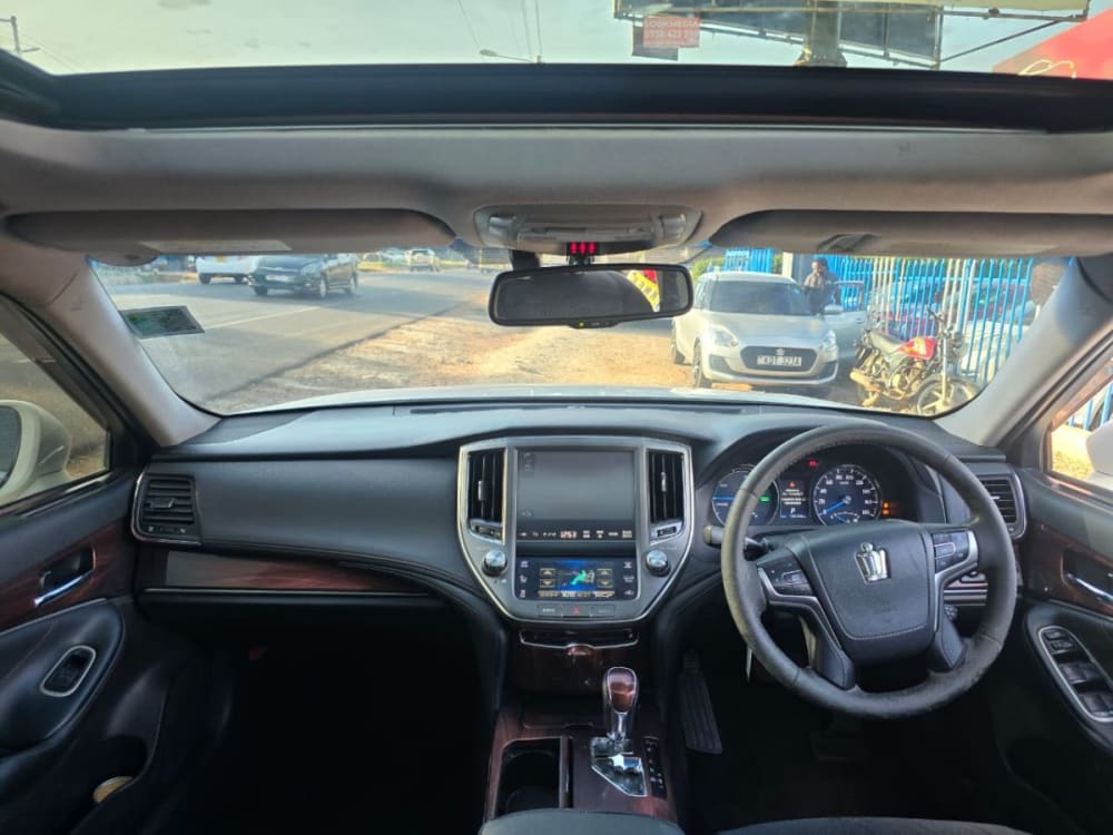 2015 Toyota Crown - View 7