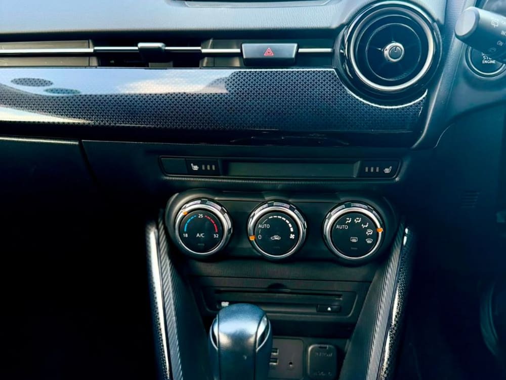 2019 Mazda 3 XD Black Tone Edition - View 5