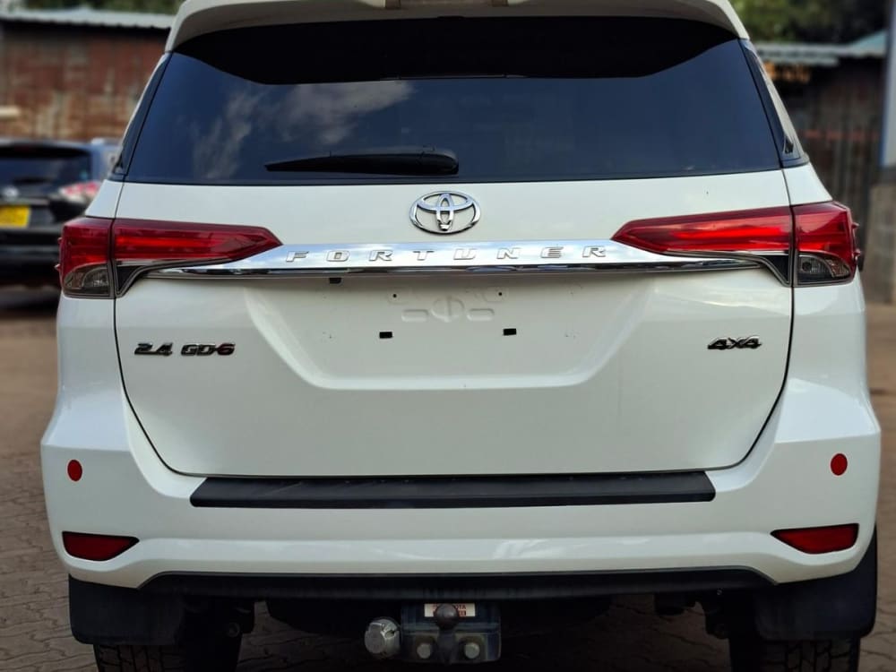 2019 Toyota FORTUNER EXECUTIVE TMT -E4 - View 3