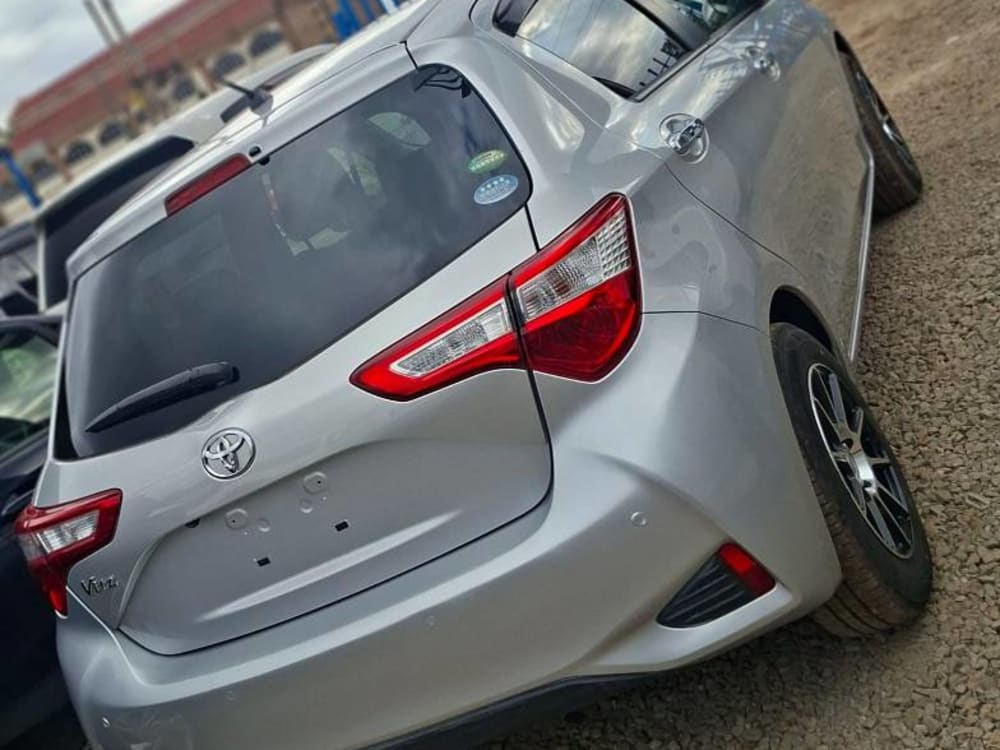 2019 Toyota VITZ HYBRID  F - View 3