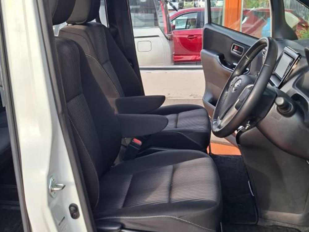 2019 TOYOTA NOAH CROWN Z - View 5