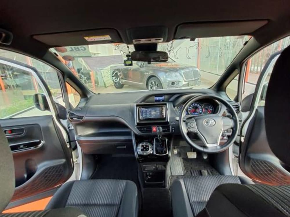 2019 TOYOTA NOAH CROWN Z - View 7