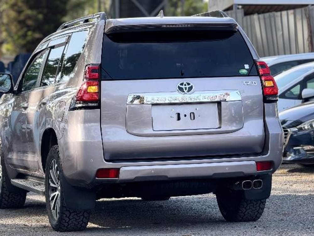 2019 TOYOTA LAND CRUISER PRADO TZ-G - View 4
