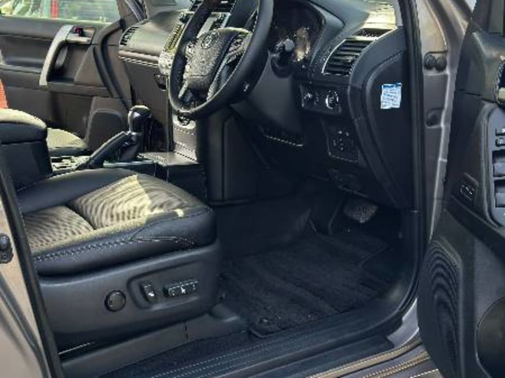 2019 TOYOTA LAND CRUISER PRADO TZ-G - View 7