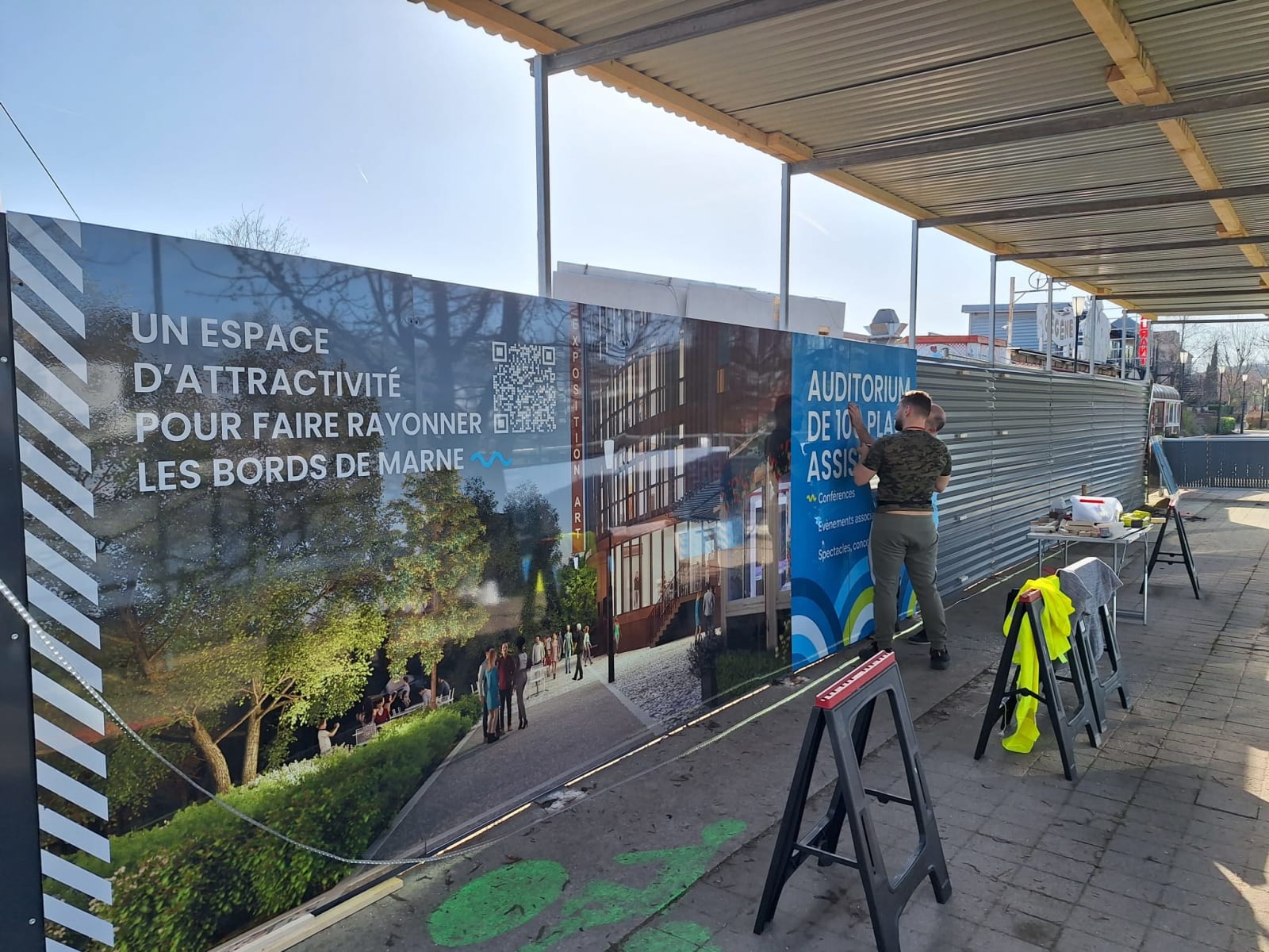 Pose innovante de palissades à Paris : un projet d'attractivité urbaine