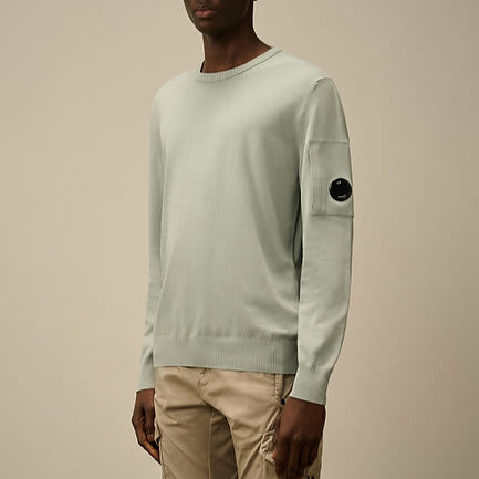 Découvrez notre pull en crêpe de coton Old Dyed : une touche de sophistication