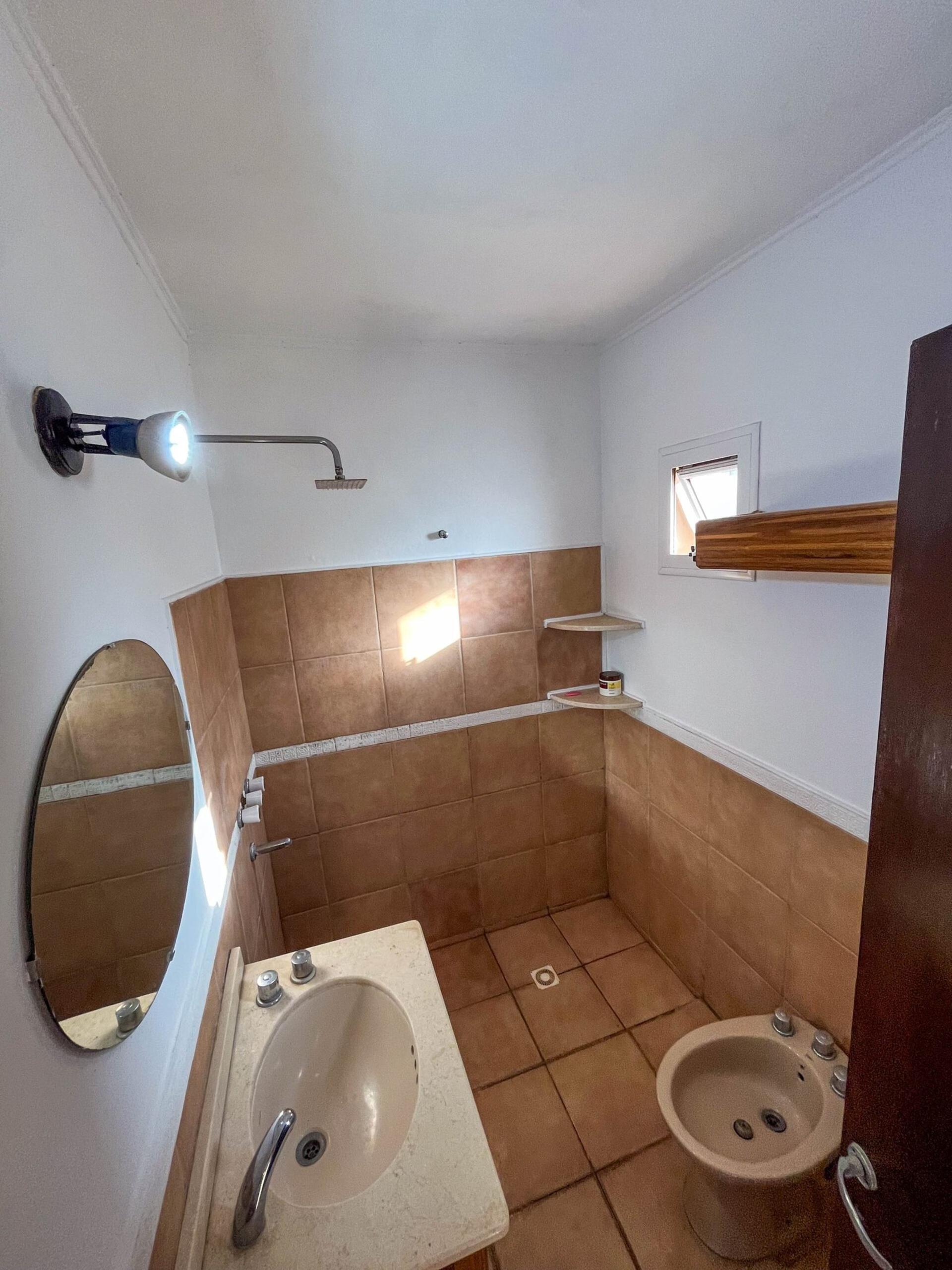 Casa en venta en Colonia Caroya con 3 dormitorios y cochera — Colonia Caroya, Córdoba