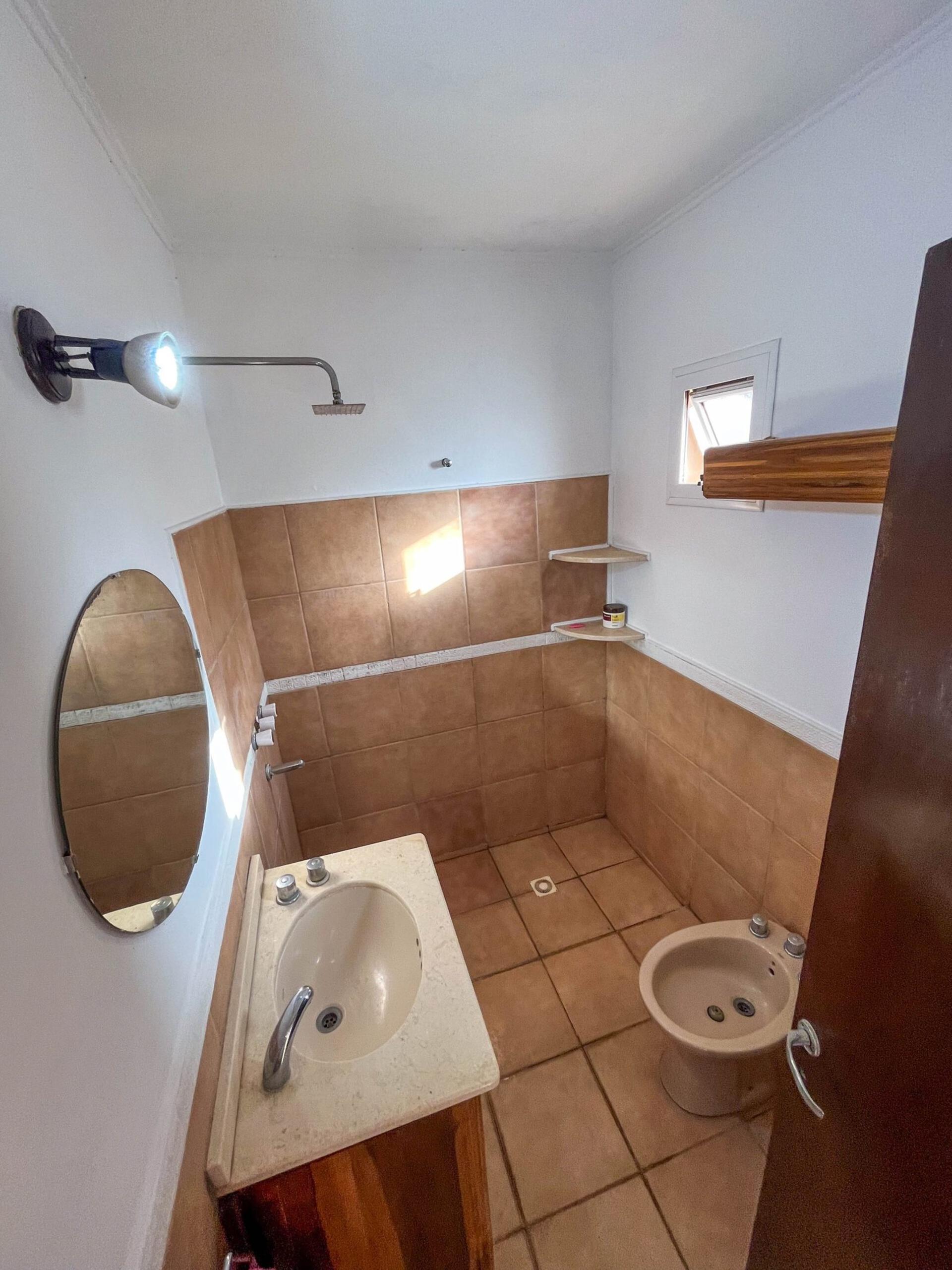 Casa en venta en Colonia Caroya con 3 dormitorios y cochera — Colonia Caroya, Córdoba