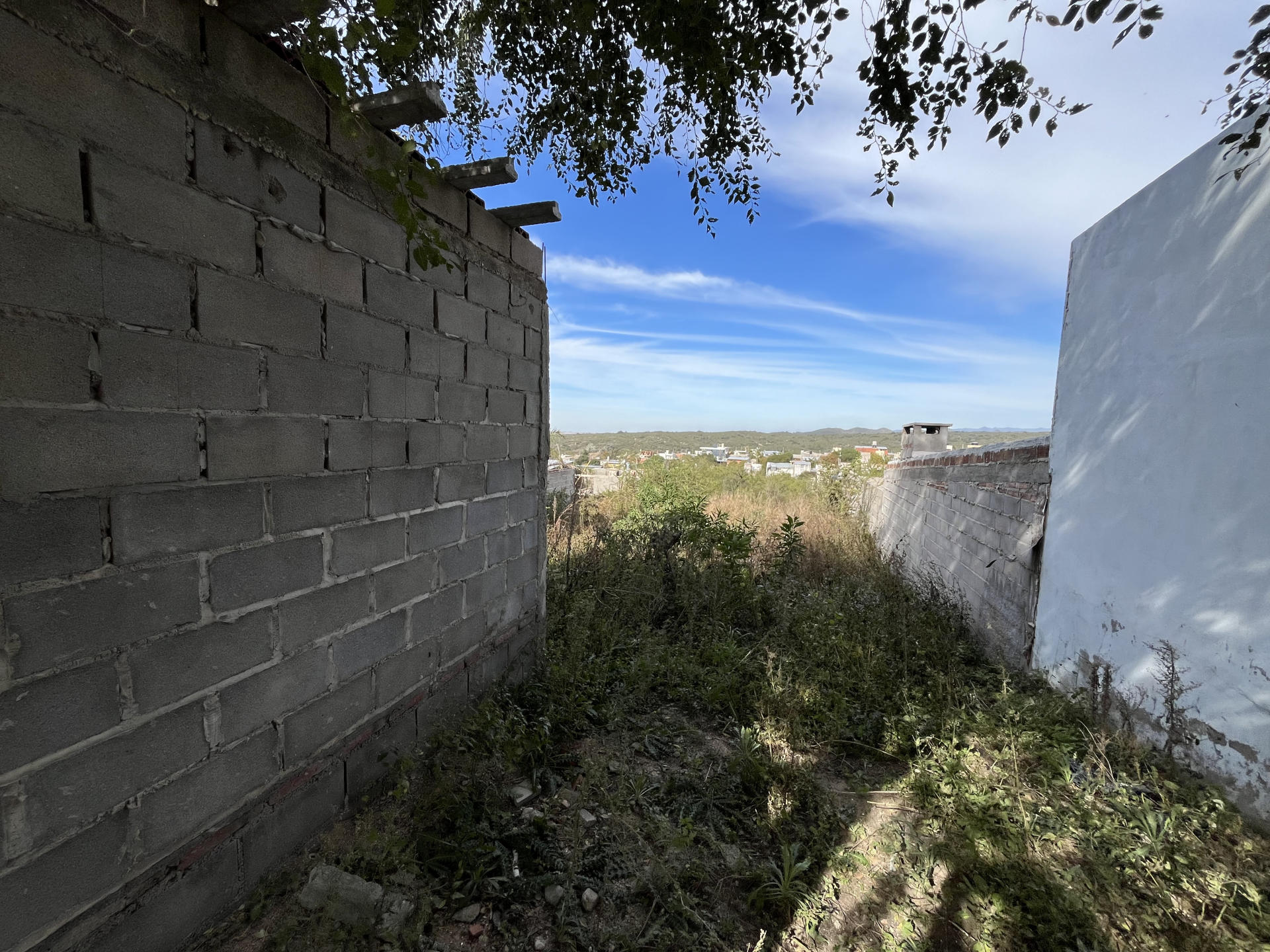Lote de 410 m² con construcción a terminar en Villa San Nicolás, Córdoba - foto 1