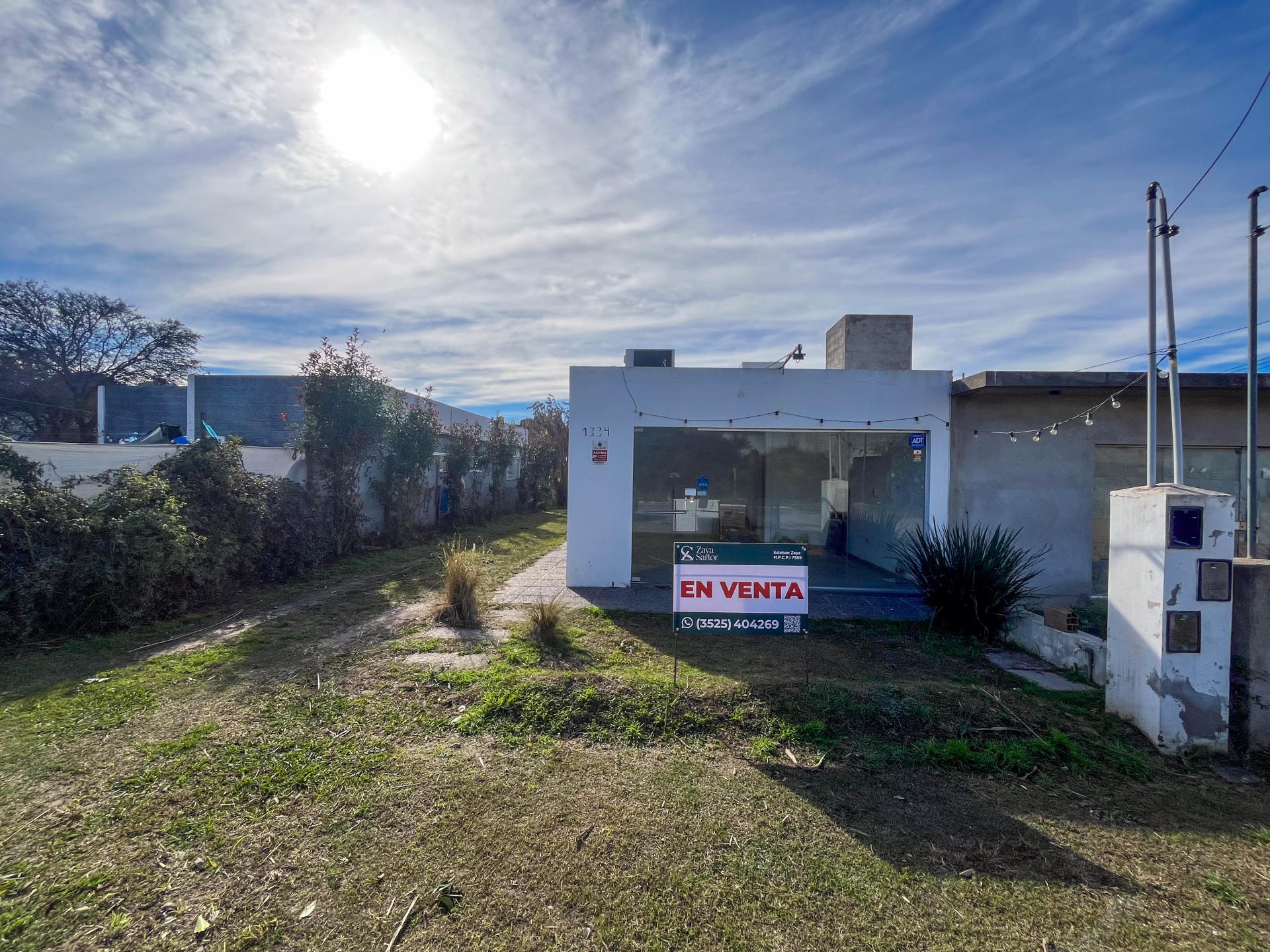 Tres Locales Comerciales en Venta en Villa San Nicolás, Córdoba - foto 1
