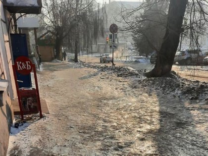 Новокузнечане жалуются на то, что повсюду скользко (ФОТО)