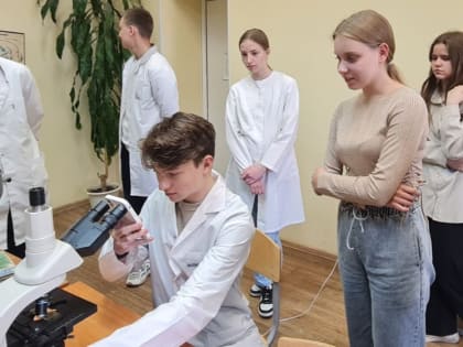 «Умное лето с КемГМУ»: более 500 кузбасских школьников стали участниками медицинских смен