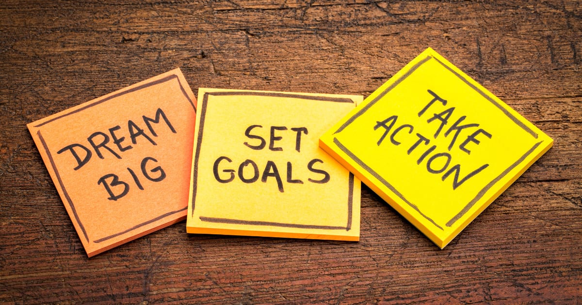 Sticky notes: dream big, set goals, take action — how to build a Spanish study plan that actually works