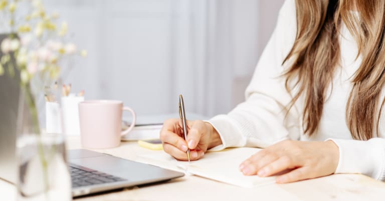 Spanish past tense for beginners — preterite and imperfect explained with endings irregular verbs and guide to choosing between them