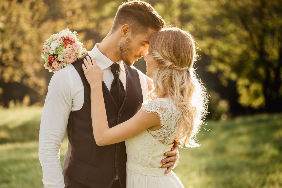 Der Charme vergangener Zeit: Tipps und Ideen für eure Vintage Hochzeit