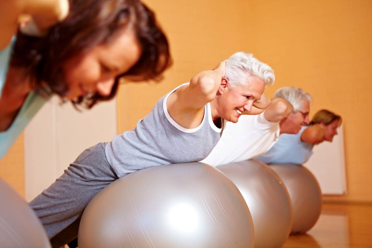Hyperextensions gehen auch auf dem Gymnastikball
