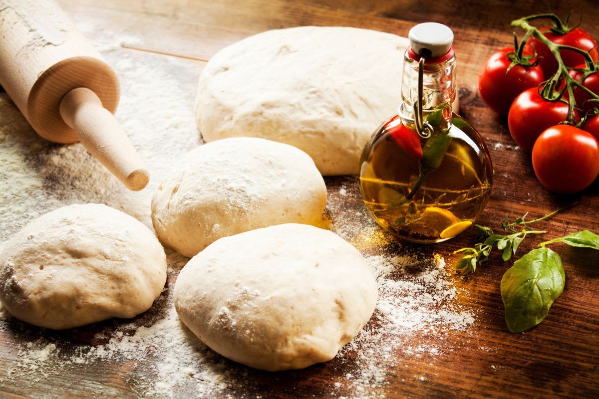 Perfektes Pizzateig Rezept für zu Hause: Einfach & Lecker
