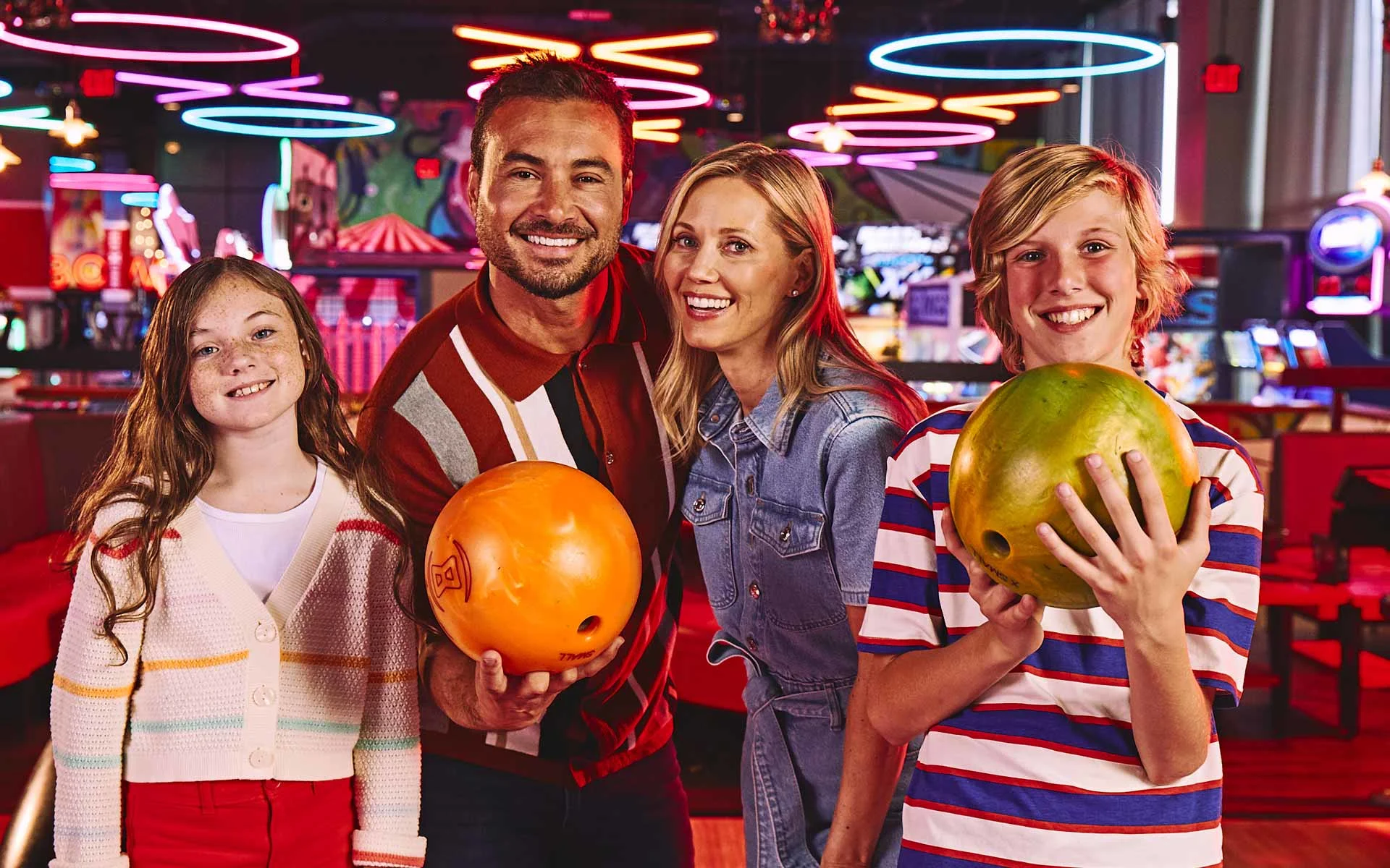 Night Strike Unlimited Bowling