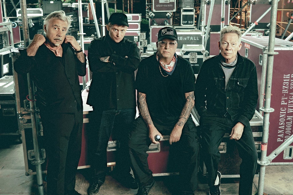 Sex Pistols (Steve Jones, Paul Cook, Glen Matlock) feat. Frank Carter