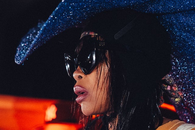 Erykah Badu w/ DJ Pee .Wee