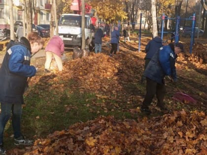 Субботник в микрорайоне Цемгигант: жители Воскресенска объединились для уборки