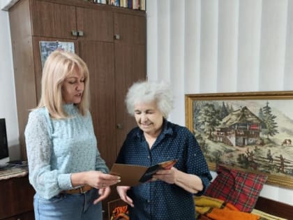 В Воскресенске поздравили ветерана труда