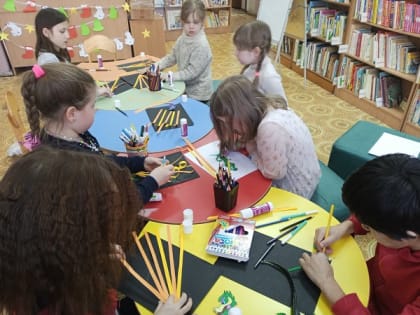 Рузские ребята мастерили бумажных драконов