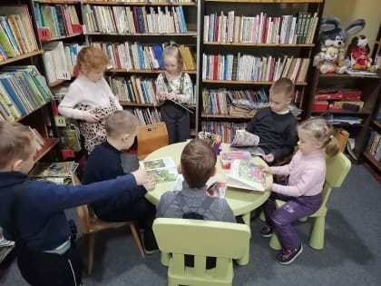 Зарайские дети участвуют в акции «Читаем вместе, читаем вслух»!