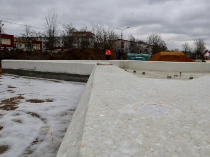 Строители залили основание нового фонтана в сквере «60 лет Победы»