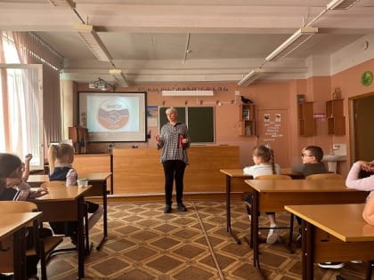 Для нововолковских школьников – час патриотизма