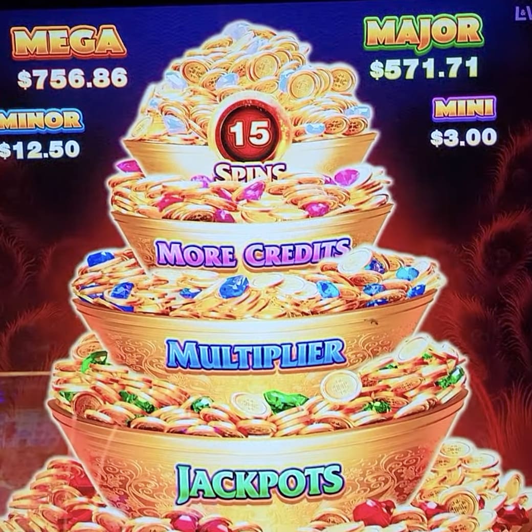 Wu Jin Pen: Fuyu Phoenix or Panda slot machine