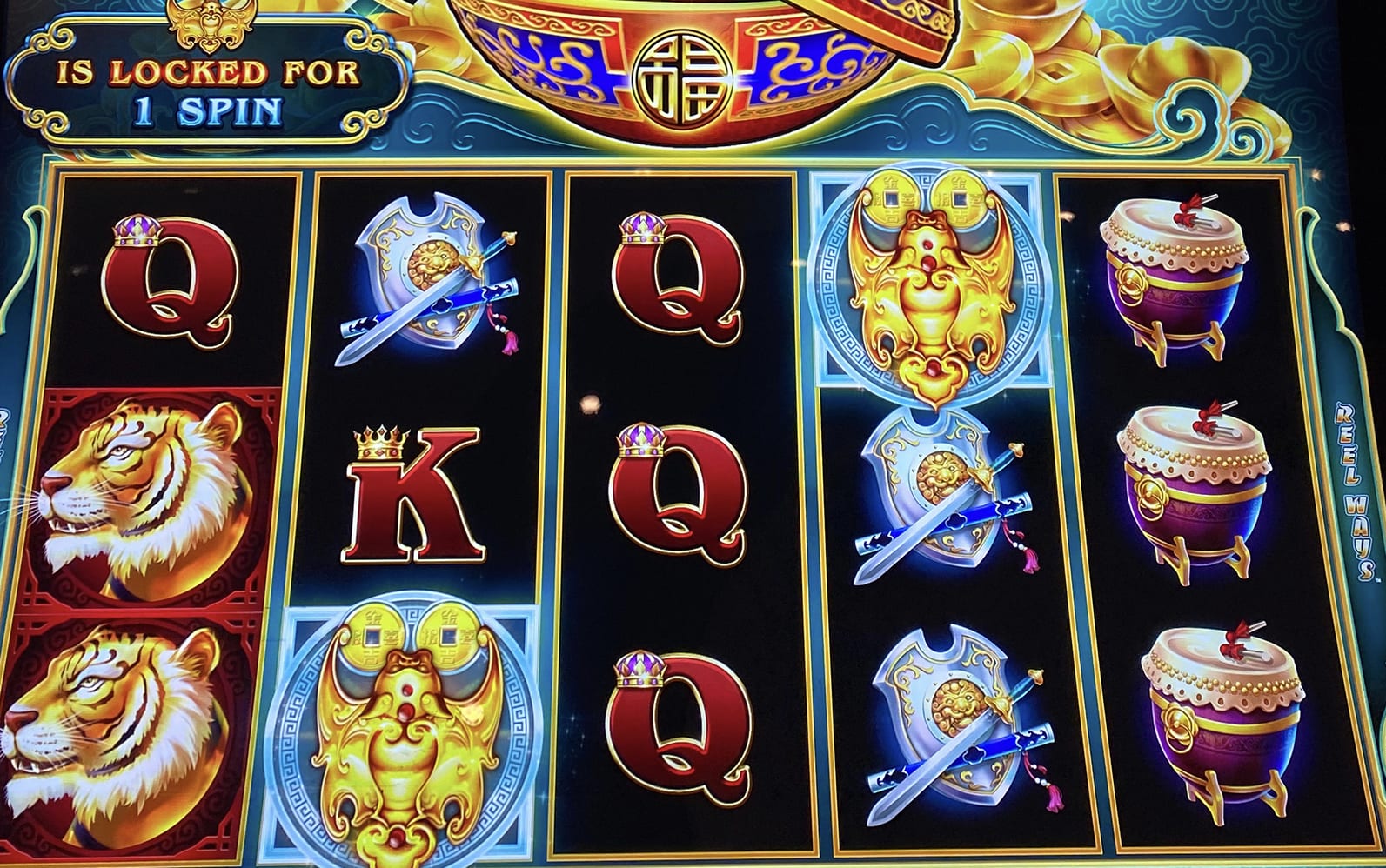 Jin Ji Bao Xi Grand: Phoenix or Tiger slot machine