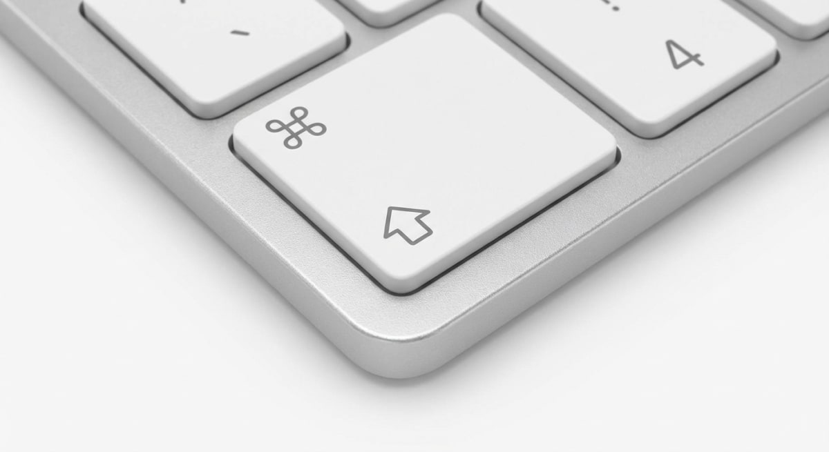 Mac keyboard showing screenshot shortcuts