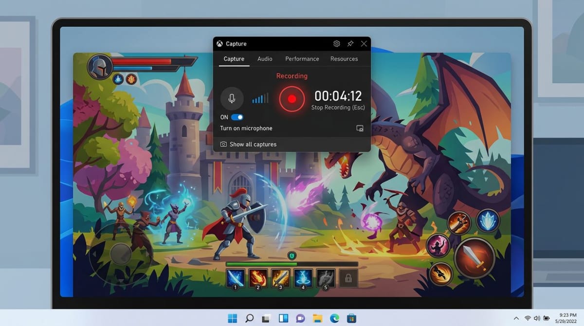 Xbox Game Bar capture widget with a red record button