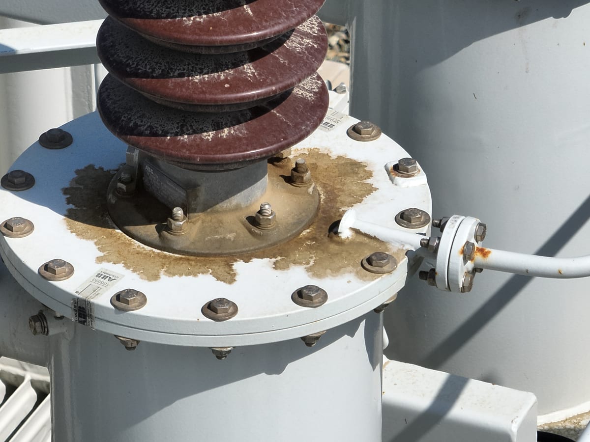 Transformador eléctrico en subestación