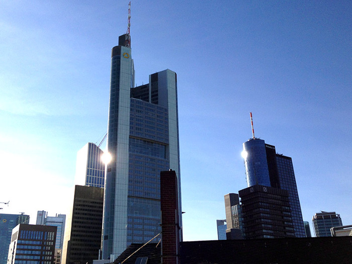 Dr. Stefanie Brück Zahnärztin Frankfurt Skyline 