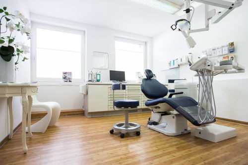 Behandlungszimmer Dentalzentrum Karlsruhe